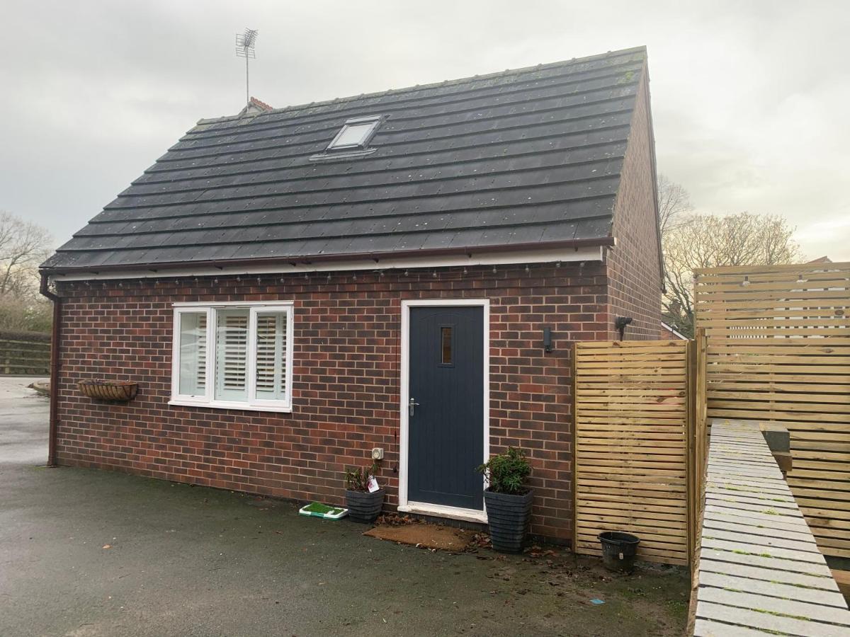 Fantastic Location, Annexe With Hot Tub Holiday home Warmingham